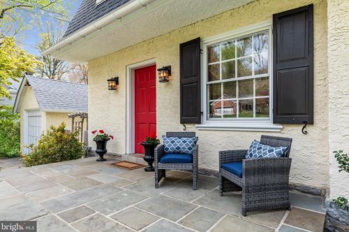 12 Forest Rd, Wayne, PA 19087-3204