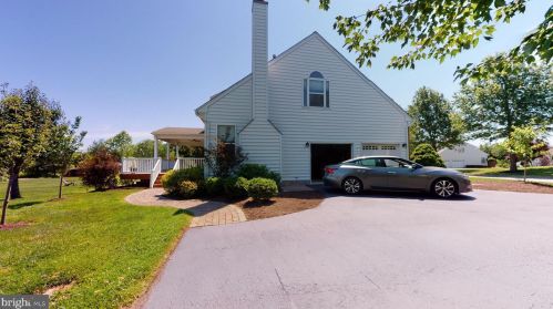 175 Persimmon Dr, Collegeville, PA 19426-3818