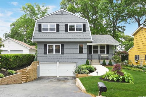 26 Horton Dr, Huntington Station, NY 11746-4206