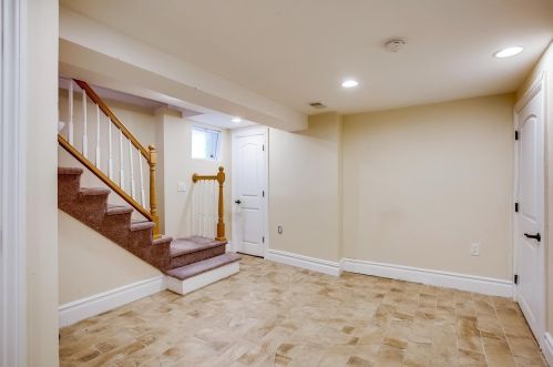 31 41 St, Bayonne NJ  07002-4803 exterior