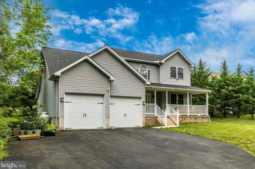 855 Mcglaughlin Rd, Charnita, PA 17320-9002