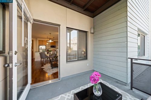 532 30th St, Oakland CA  94609-3219 exterior