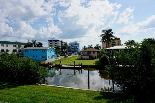 720 Matanzas Ct, Fort Myers Beach FL  33931-2120 exterior