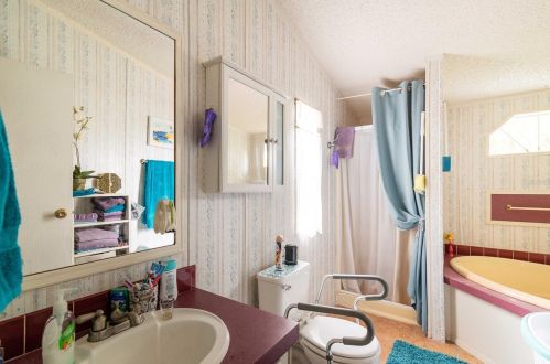 18631 Harvel Ln, Dade City FL  33523-6566 exterior