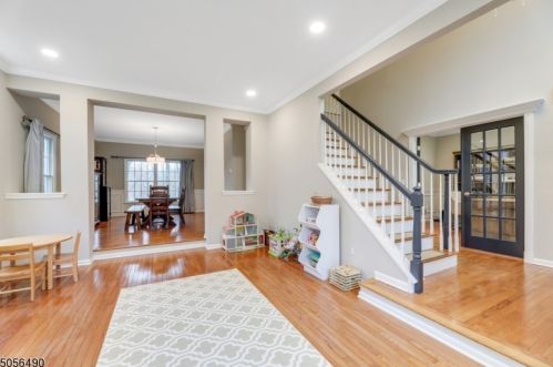 31 Castle Ct, Dover NJ  07869-2024 exterior