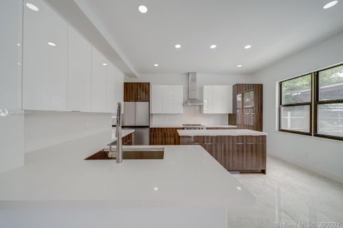 8941 178th St, Hialeah FL  33018-6554 exterior