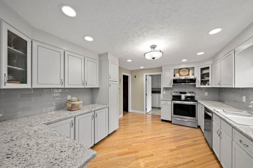 116 Washington St, Braintree, MA 02184-1754