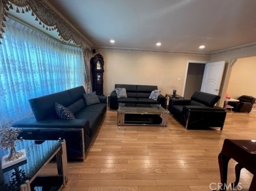 6124 Longridge Ave, Van Nuys, CA 91401-3147
