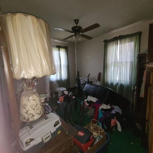 73 12 St, Ambridge PA 15003-1945 exterior