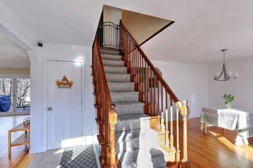 130 Pound Rd, Cumberland RI  02864-2704 exterior