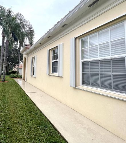 2028 Valencia Dr, Delray Beach FL  33445-5326 exterior