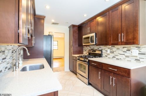 26 Pne St, Bloomfield NJ  07003-4931 exterior