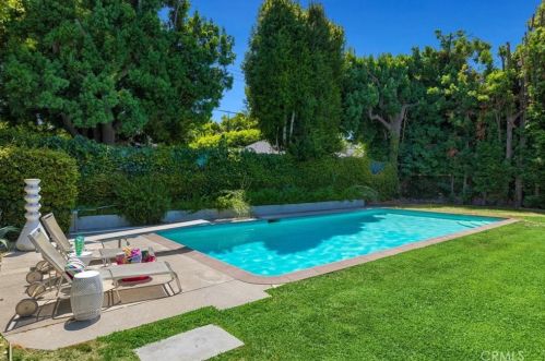 4262 Lemp Ave, North Hollywood CA  91604-2811 exterior