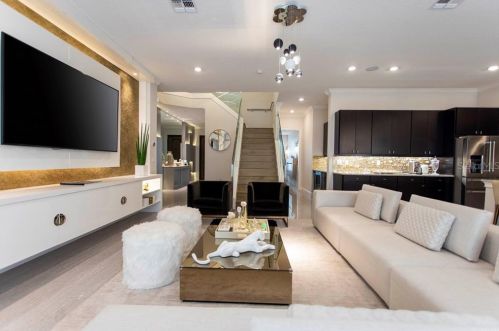 8035 Chilton Dr, Orlando FL 32836 exterior