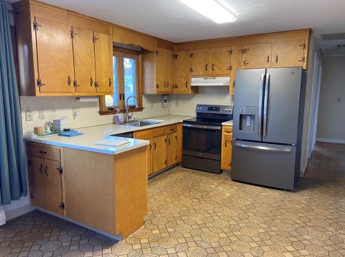 692 Hillside Ave, Hartford, CT 06106-4534
