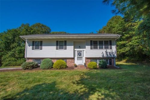 89 Riverdell Dr, South Kingstown RI  02874-2480 exterior