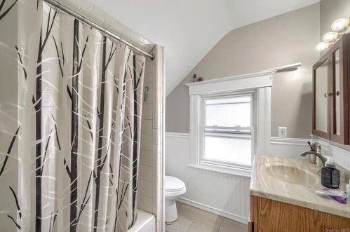 318 Summit Ave, Mount Vernon NY  10552-3004 exterior