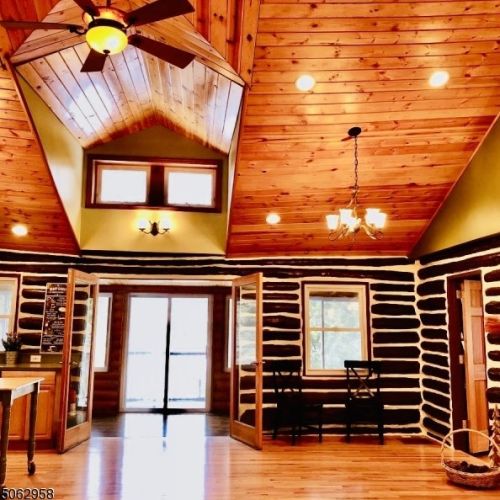 20 Seymour Dr, West Milford Lakes, NJ 07480-4238