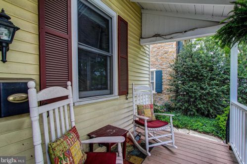 189 Oakland Ave, Gardenville PA  18901-4646 exterior