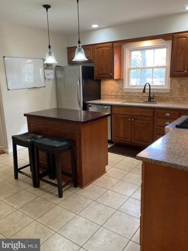 303 Orchard Cir, Hamilton VA  20158-9700 exterior