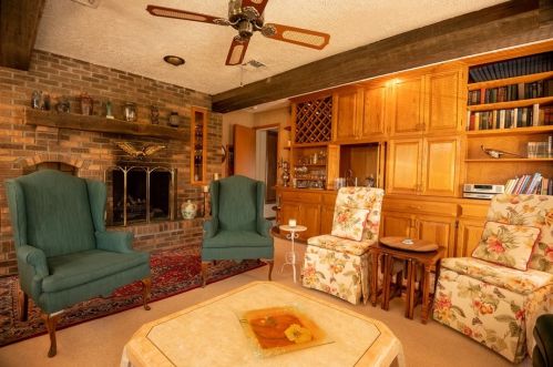 1355 Yahres Rd, Hermitage PA  16146-3643 exterior