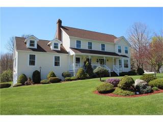 54 Ballaro Dr, Huntington, CT 06484-5155