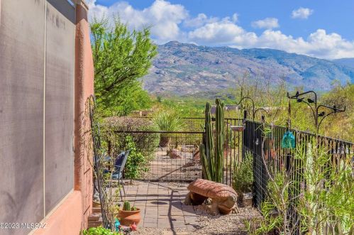 7777 Vivaldi Ct, Tucson, AZ 85747-9632