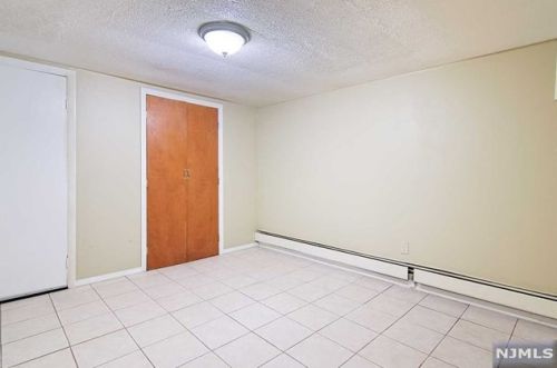 162 Summer Ave, Newark NJ  07104-2614 exterior