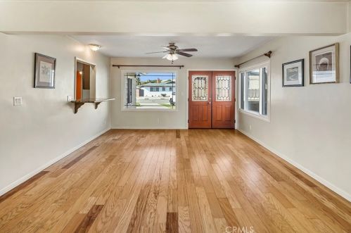 5176 Vernon St, Long Beach, CA 90815-1950