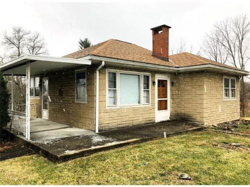 1 Landis Ave, Jeannette, PA 15644-3015