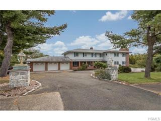 10 Webb Farm Rd, Monroe, NY 10950-5641