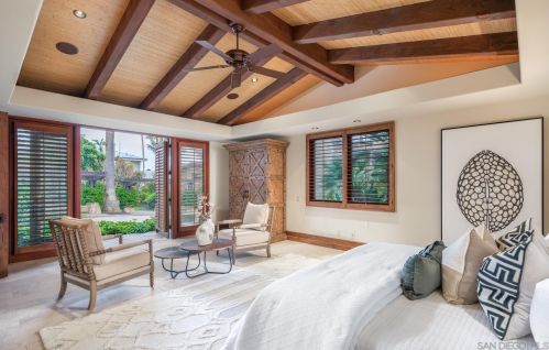 5305 Carlsbad Blvd, Carlsbad CA 92008-4416 exterior