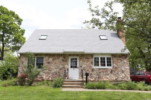 57 Conger Ave, Congers, NY 10920-1924