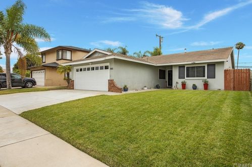 1880 Fernrock St, Long Beach, CA 90746-2539