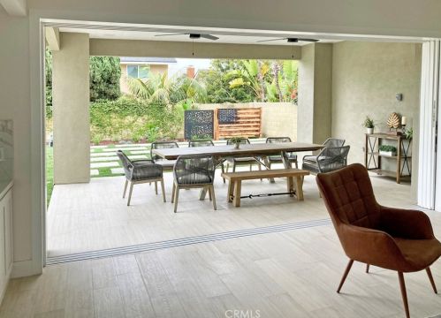 10071 Cliff Dr, Huntington Beach CA  92646-6604 exterior