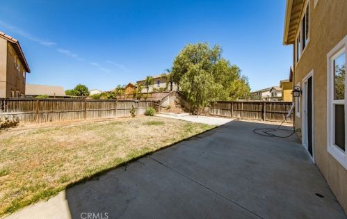 957 Queen Annes Ln, Beaumont CA  92223-7808 exterior