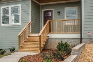 352 Chamberlin St, Nashville, TN 37209-4815