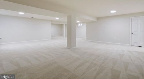 445 Lord Fairfax St, Charles Town WV  25414-2603 exterior