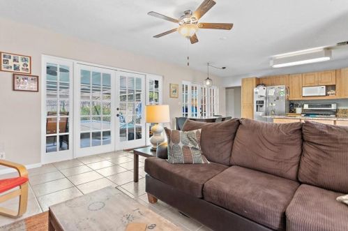 6534 18th Way, Saint Petersburg FL  33702-7146 exterior