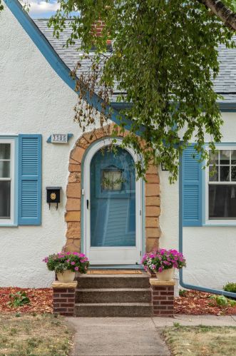 3305 Mondamin St, Minneapolis, MN 55417-2056