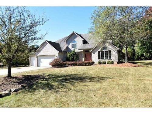 4680 Sampson Dr, Youngstown, OH 44505-1244