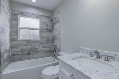 10106 Douglas St, Cincinnati OH 45215-1774 exterior