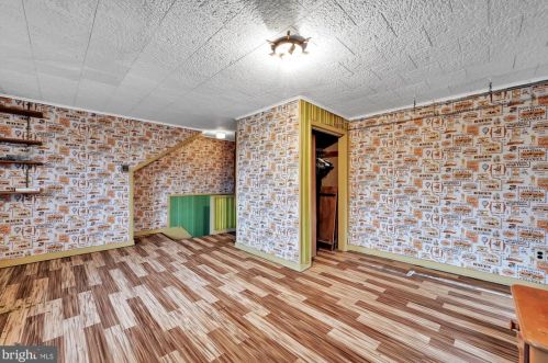 405 Warren St, Molino PA  17961-1833 exterior
