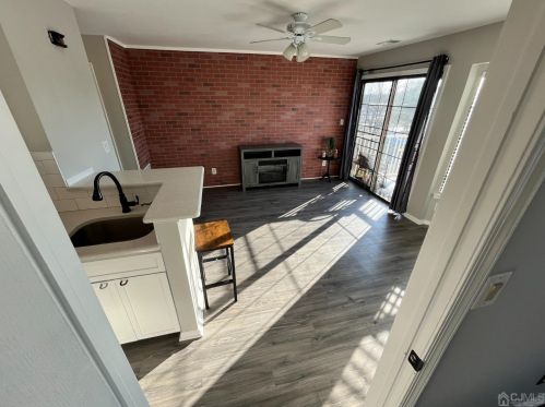 17 Lear Ct, East Brunswick NJ  08816-1863 exterior