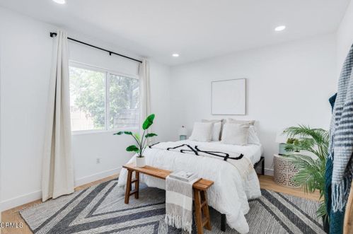 12432 La Maida St, North Hollywood CA  91607-3507 exterior