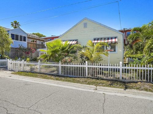 141 85th Ave, Saint Petersburg, FL 33702-3703