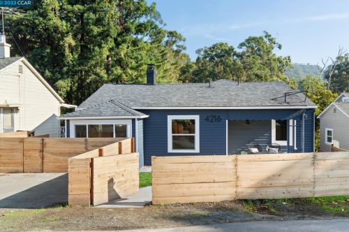 4216 Knoll Ave, Oakland CA  94619-3025 exterior