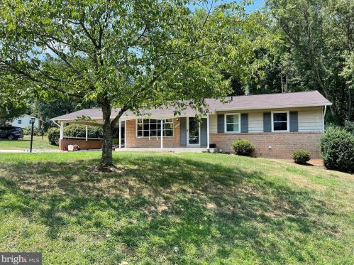 2394 Mizzen Pl, Woodbridge, VA 22192-2119