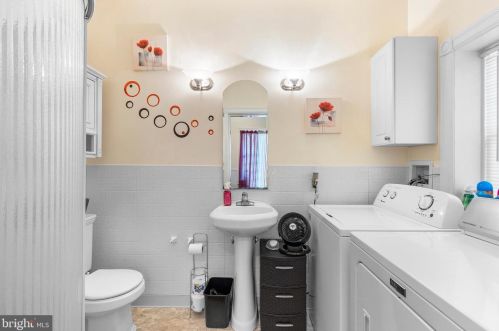 120 Noble St, Norristown PA  19401-4403 exterior