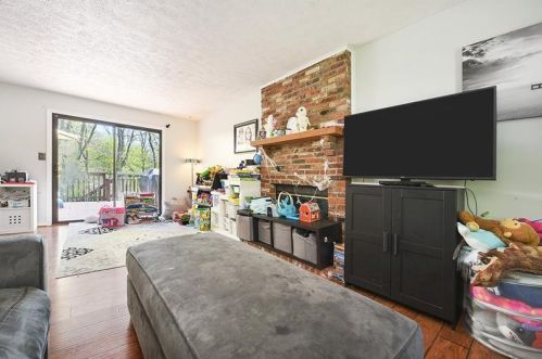 3522 Fox Chase Dr, Imperial PA  15126-9604 exterior
